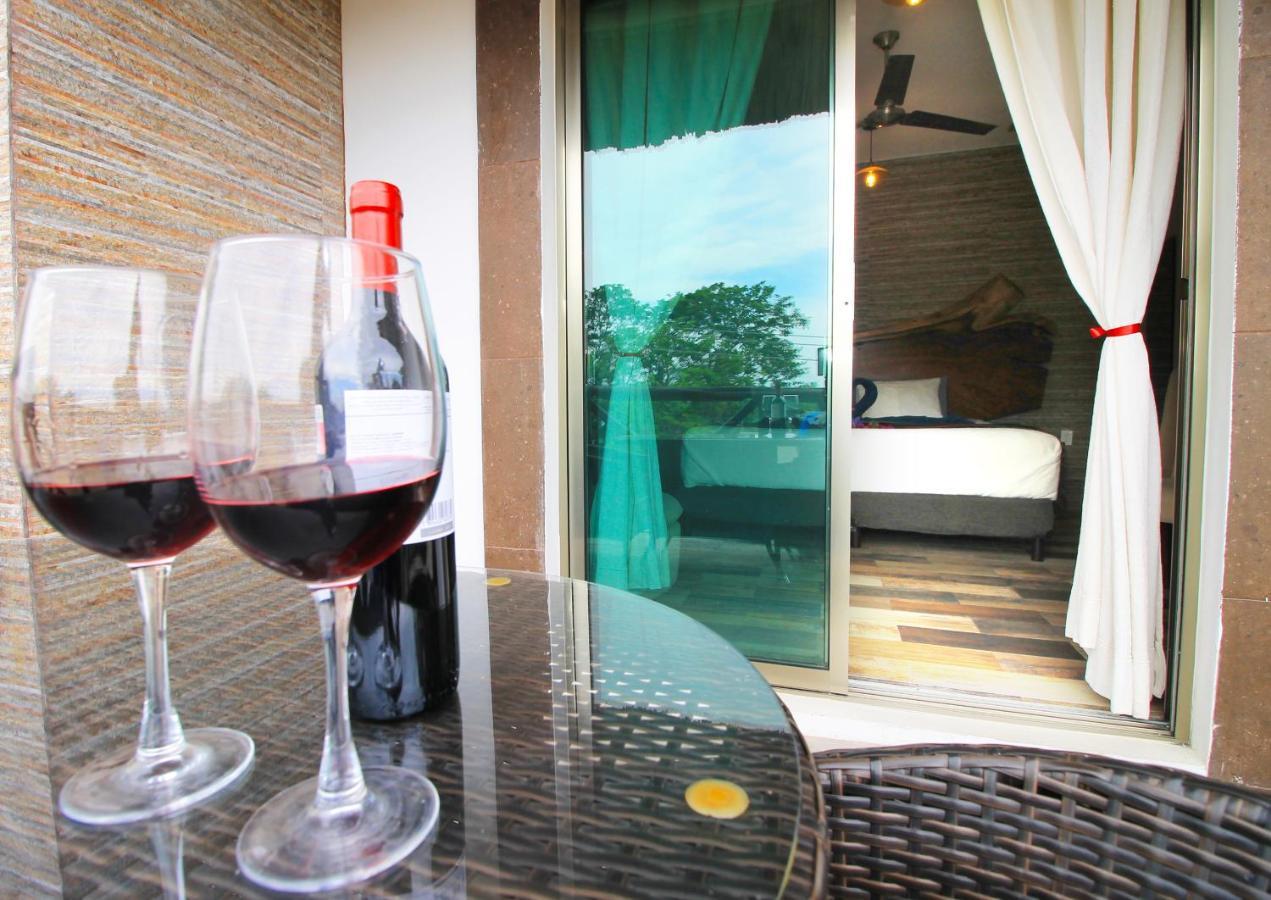 Hotel Pancho Villas Bacalar - Free Bikes And Paddles エクステリア 写真
