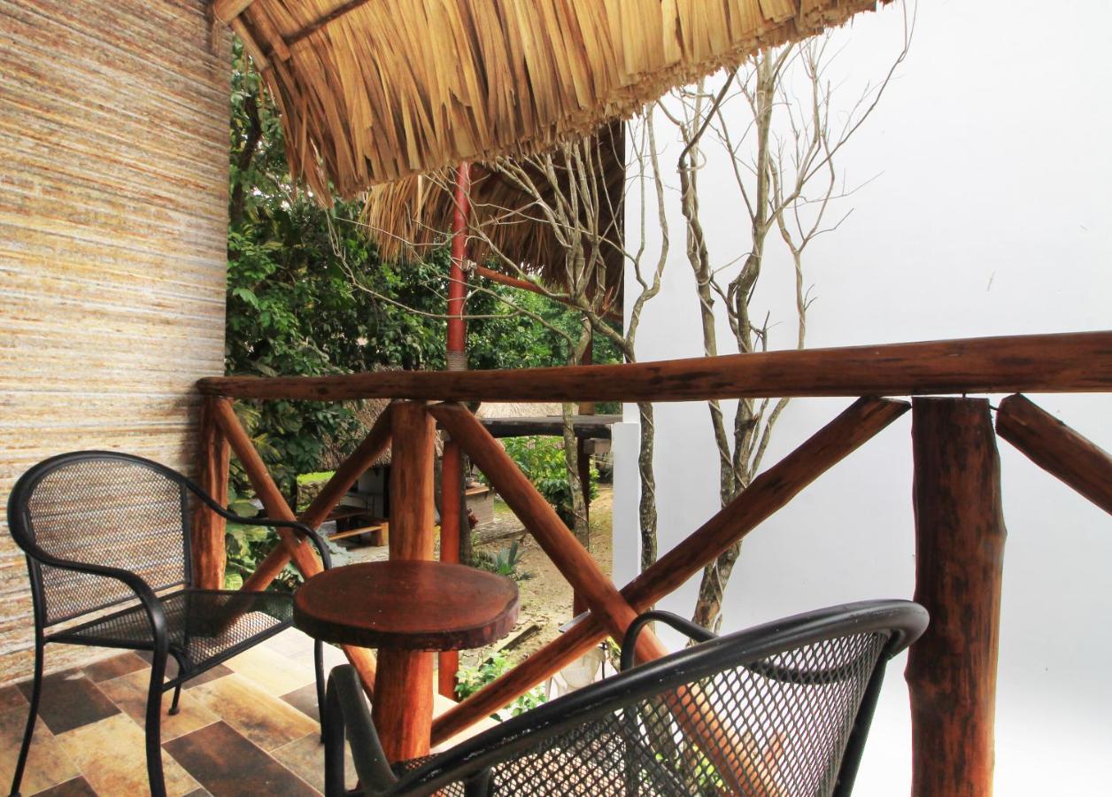 Hotel Pancho Villas Bacalar - Free Bikes And Paddles エクステリア 写真