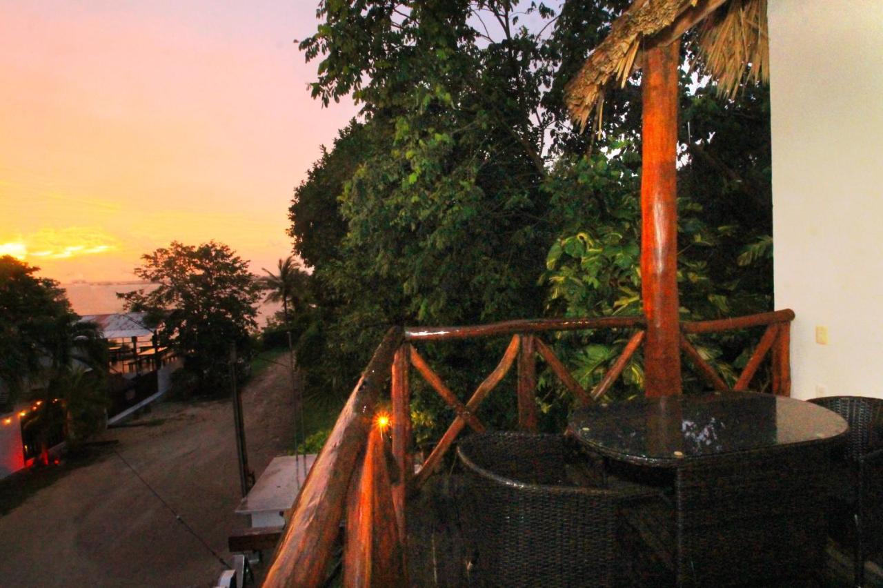 Hotel Pancho Villas Bacalar - Free Bikes And Paddles エクステリア 写真